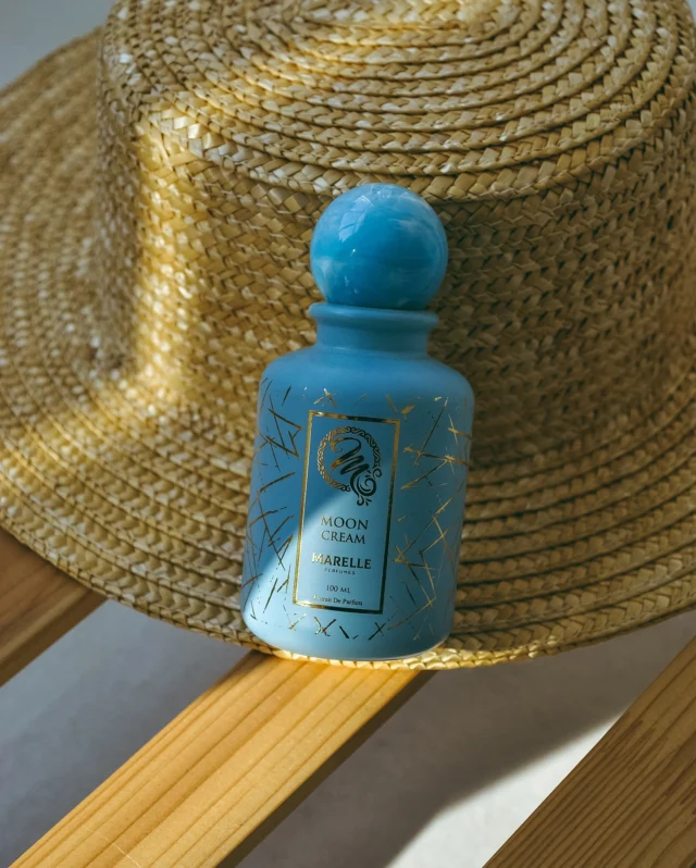 MOON CRÈME MARELLE

Аромат небесного десерту, який ви відчуваєте кожною клітинкою вашого тіла .
Мус зі згущеного молока, фрукти , ванільний крем та карамельні хрусткі крихти 

Мʼякий, ніжний, не приторний , для поціновувачів таких ароматів, як : 
Vanilla cake Montale , Palo Santo Carner Barcelona та Maison Tahite Carnal Cacao
__________________________ 

Для замовлення переходьте на сайт або особисті повідомлення (посилання на сайт в шапці профілю) 
‼️ЦІНА ВКАЗАНА НА САЙТІ 

❓Потрібна консультація, Допомога у виборі? Пишіть нам в особисті повідомлення