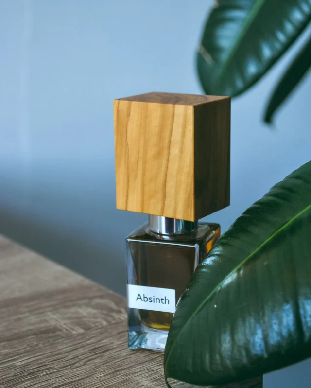ABSINTH NASOMATTO

Пахне так, ніби ви впали у вологу траву в лісі. Гіркий полин, скошені стебла, трохи землі й деревини. 
Зелений, дикий і трохи дивний. Наче аромат природи після дощу - з легкою гіркотою й запахом моху
__________________________ 

Для замовлення переходьте на сайт або в особисті повідомлення (посилання на сайт в шапці профілю) 
‼️ЦІНА ВКАЗАНА НА САЙТІ 

❓Потрібна консультація, Допомога у виборі? Пишіть нам в особисті повідомлення