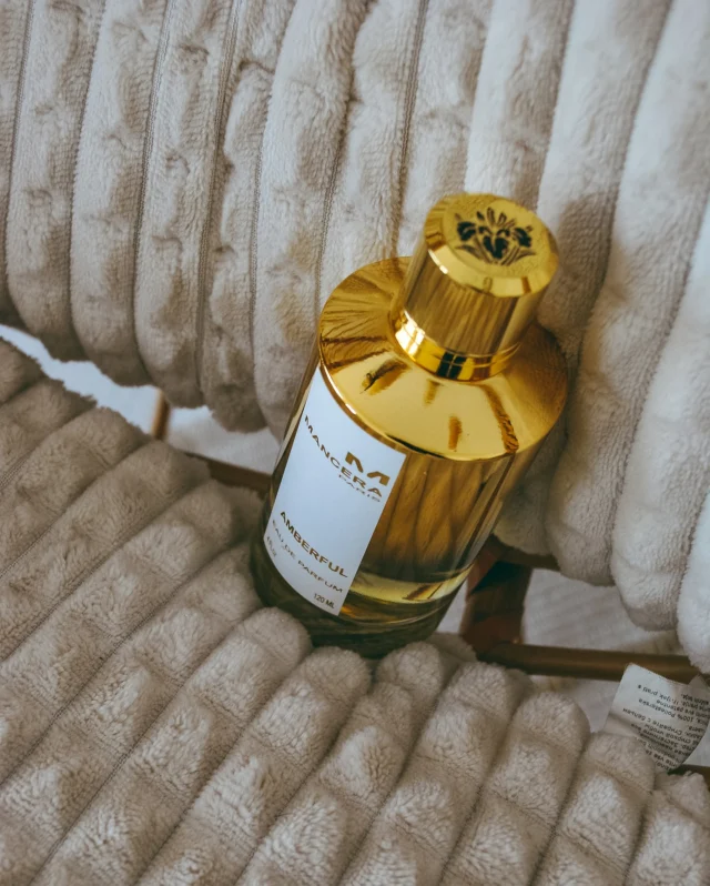AMBERFULL MANCERA 

Amberful Mancera пахне як теплий плед після душу: трохи цитрусової свіжості на старті, потім м’який аромат деревини, амбри та моху. 
Він чистий, затишний і спокійний — підходить на кожен день, коли хочеться пахнути дорого, але ненав’язливо.
Для мене - це більш цитрусовий та свіжий Ганімед 
__________________________ 

Для замовлення переходьте на сайт або в особисті повідомлення (посилання на сайт в шапці профілю) 
‼️ЦІНА ВКАЗАНА НА САЙТІ 

❓Потрібна консультація, Допомога у виборі? Пишіть нам в особисті повідомлення